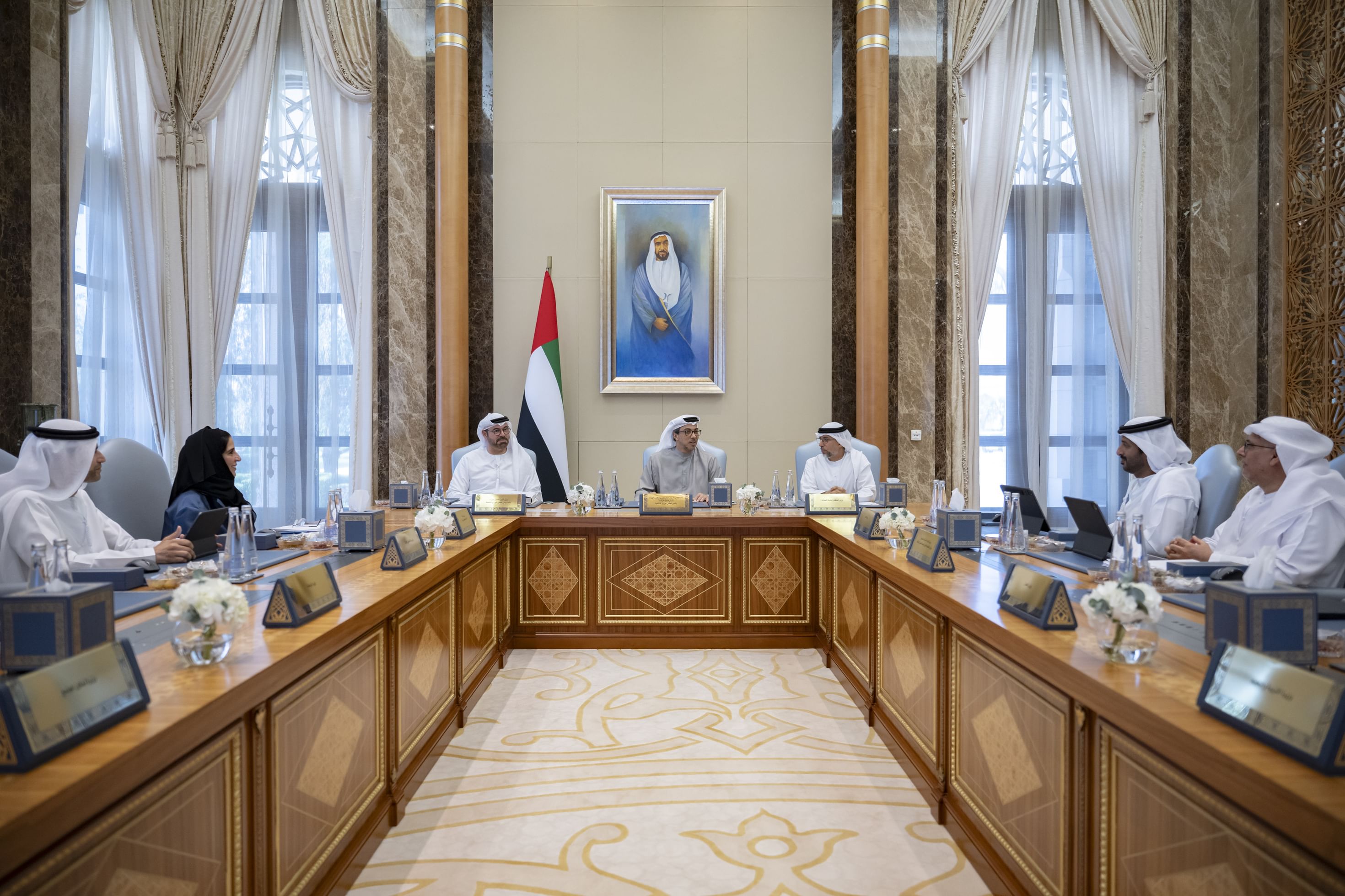 برئاسة منصور بن زايد ..  "الوزاري للتنمية" يناقش عدداً من التقارير الحكومية