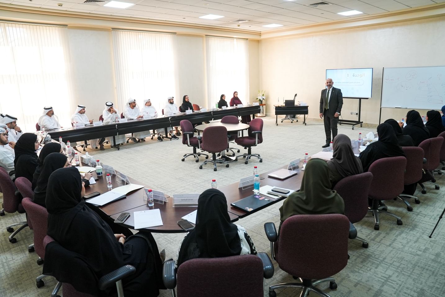 جامعة الشارقة وجائزة "تميّز" تطلقان برامج "التمكين المعرفي"