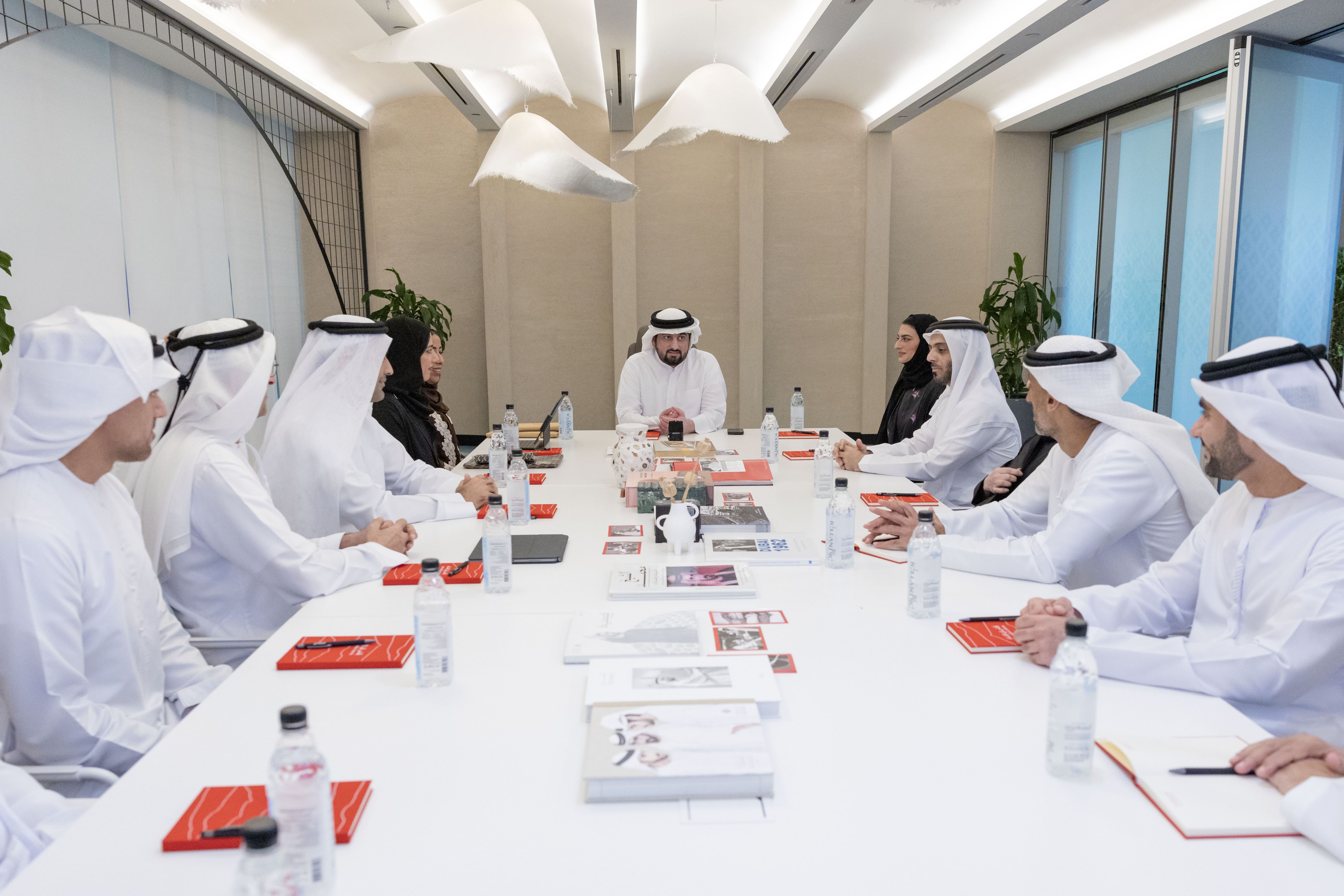 أحمد بن محمد: بتوجيهات محمد بن راشد نُسرّع الجهود لبناء منظومة إعلامية مستقبلية تعكس تطلعات دبي للريادة العالمية