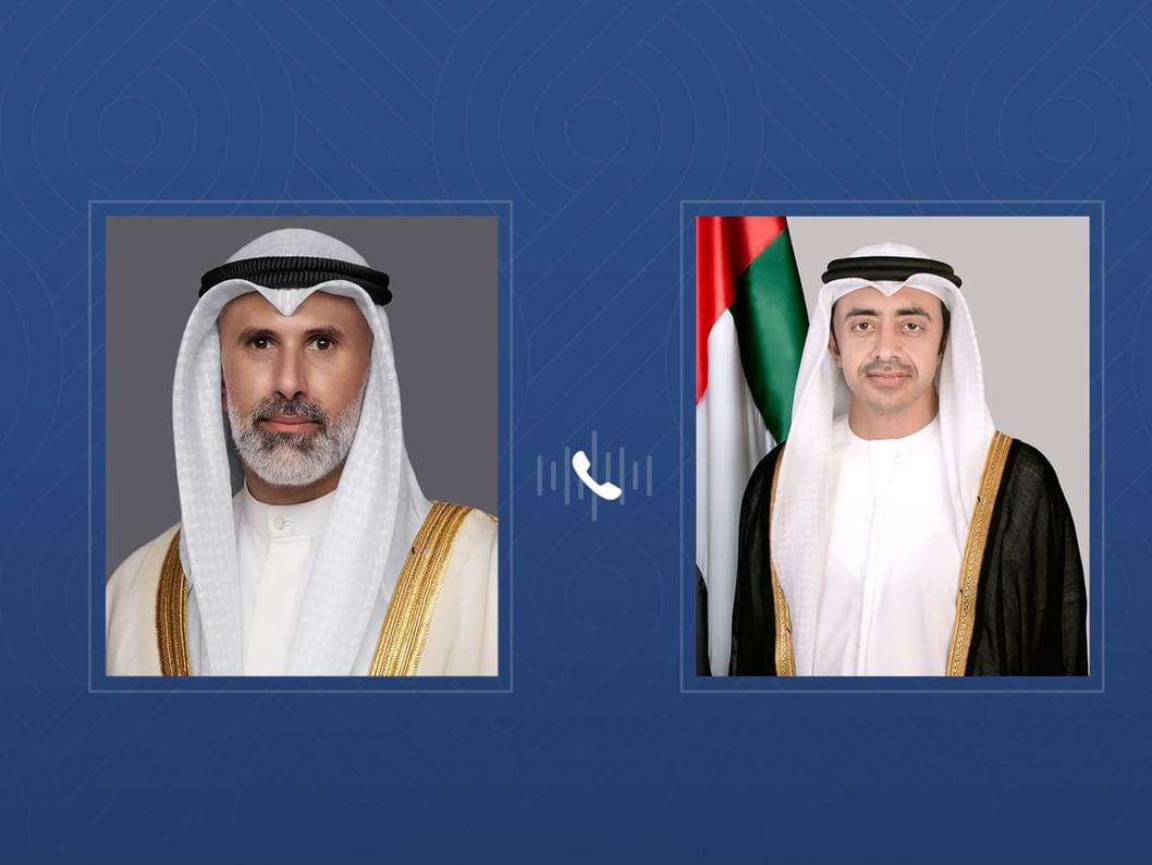 عبدالله بن زايد يجري اتصالاً هاتفياً مع وزير الخارجية الكويتي