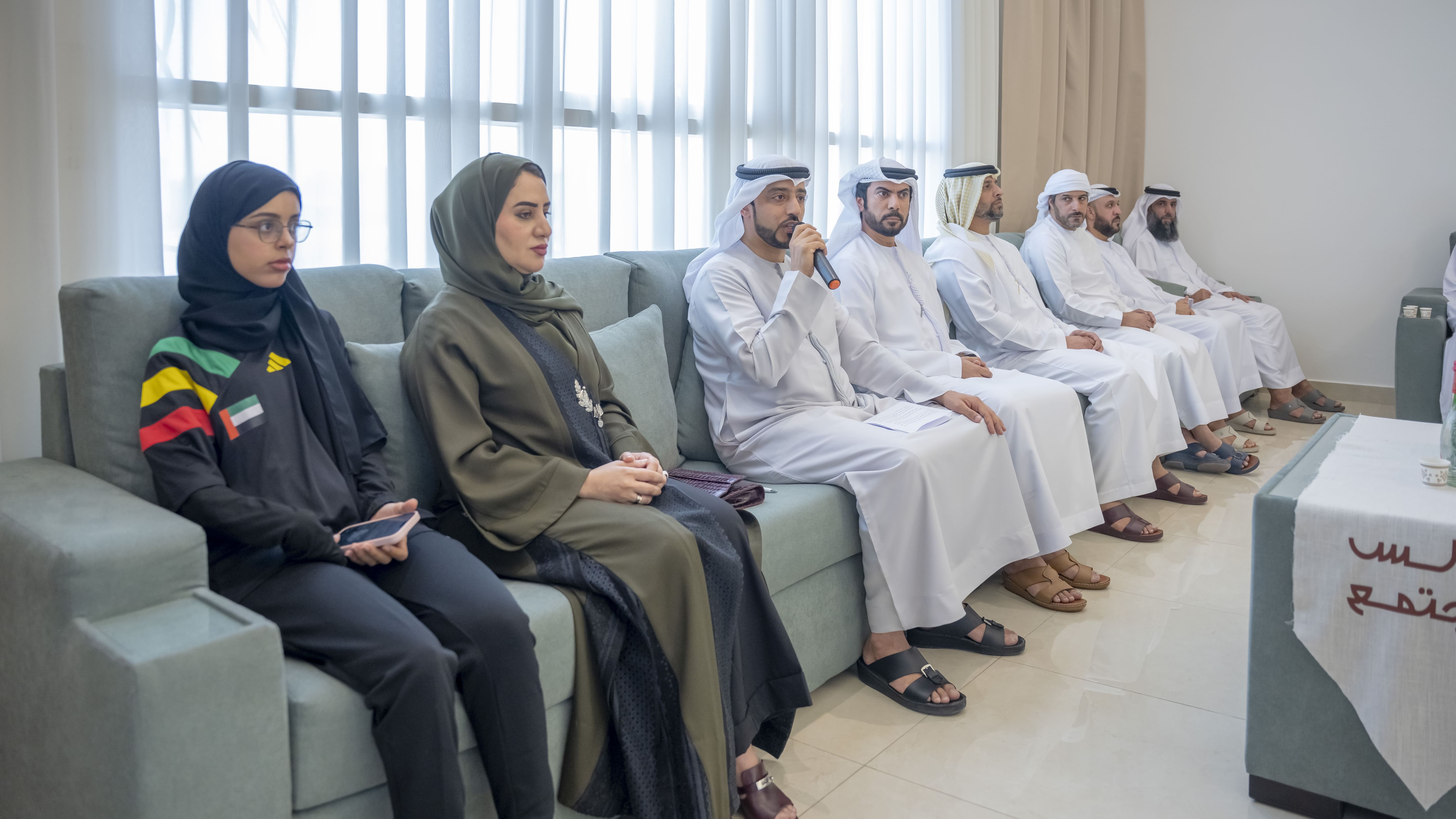 "بلدية عجمان" تنظم مجلس "مساحات خضراء تحتضن الجميع"