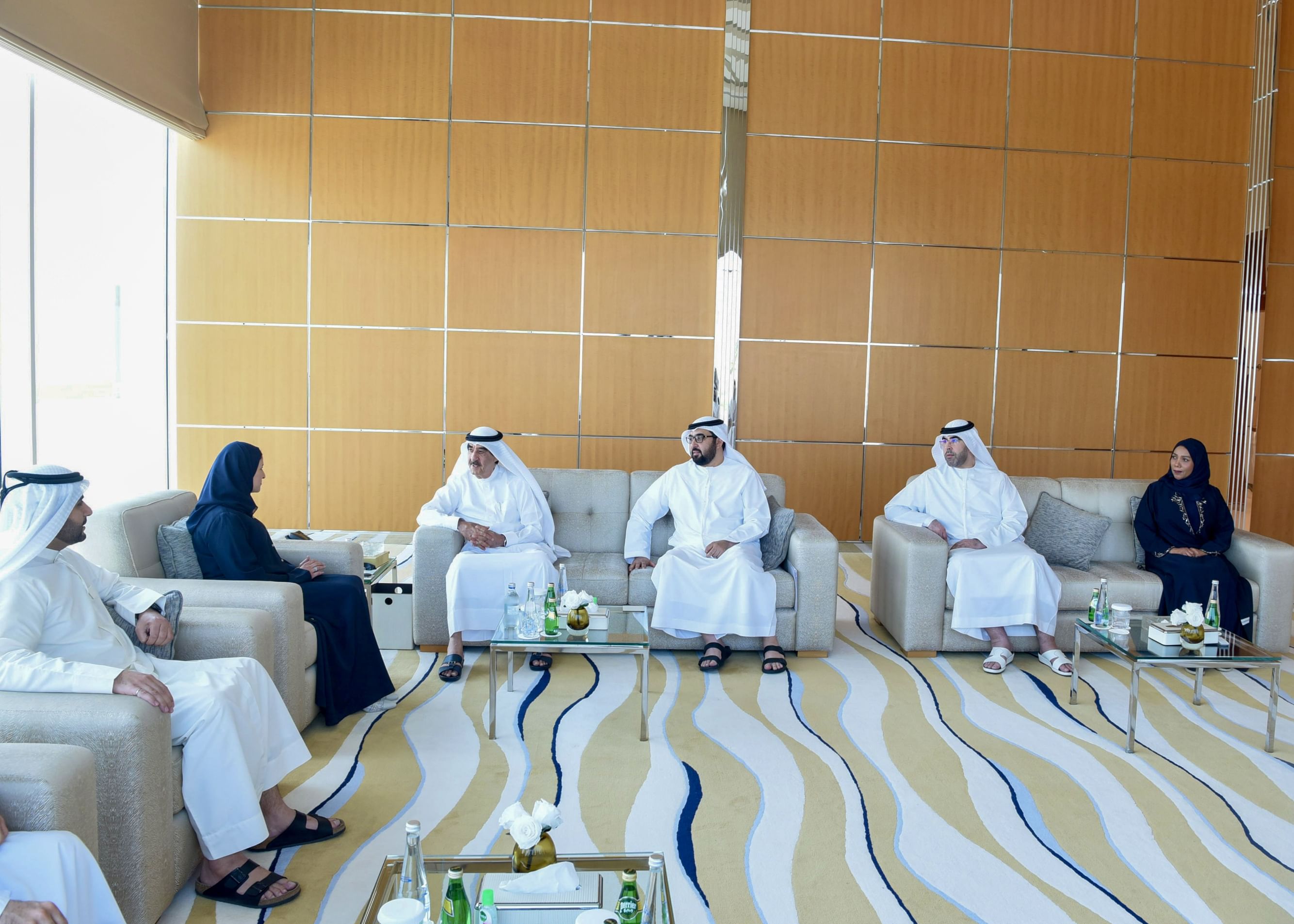 حاكم أم القيوين يستقبل وزيرة التربية والتعليم