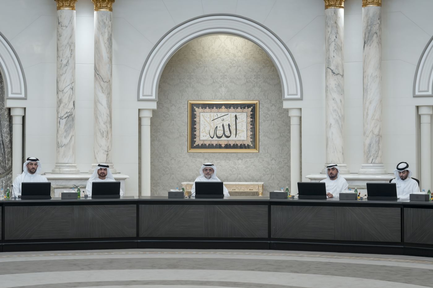 ولي عهد الشارقة يترأس اجتماع المجلس التنفيذي