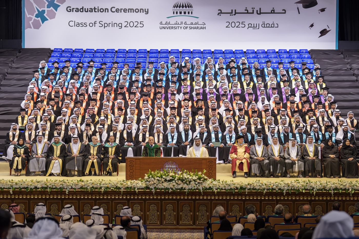 سلطان بن أحمد القاسمي يشهد حفل تخريج دفعة ربيع 2025 من جامعة الشارقة