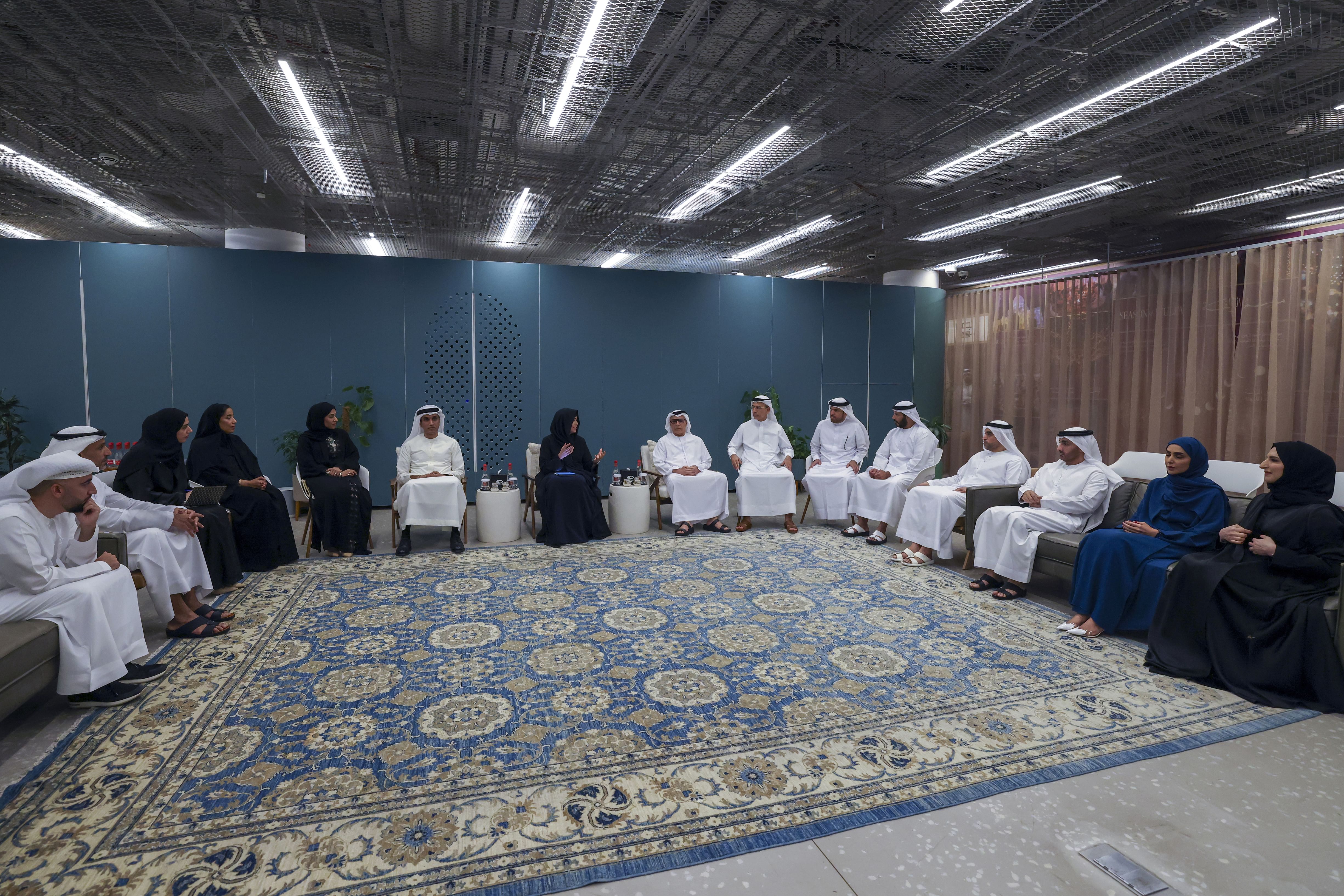 لطيفة بنت محمد تلتقي أعضاء الفريق الإبداعي لموسم "الوُلفة" وشركاء المبادرة