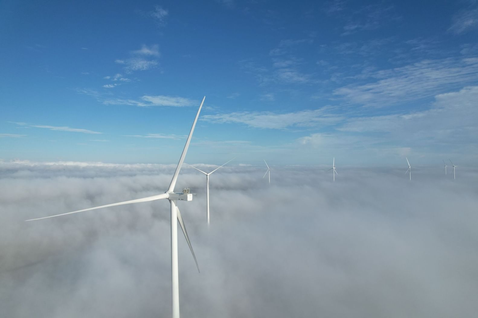 شراكة بين مبادلة و"أكتيس" للاستثمار في "ريزولف إنرجي"