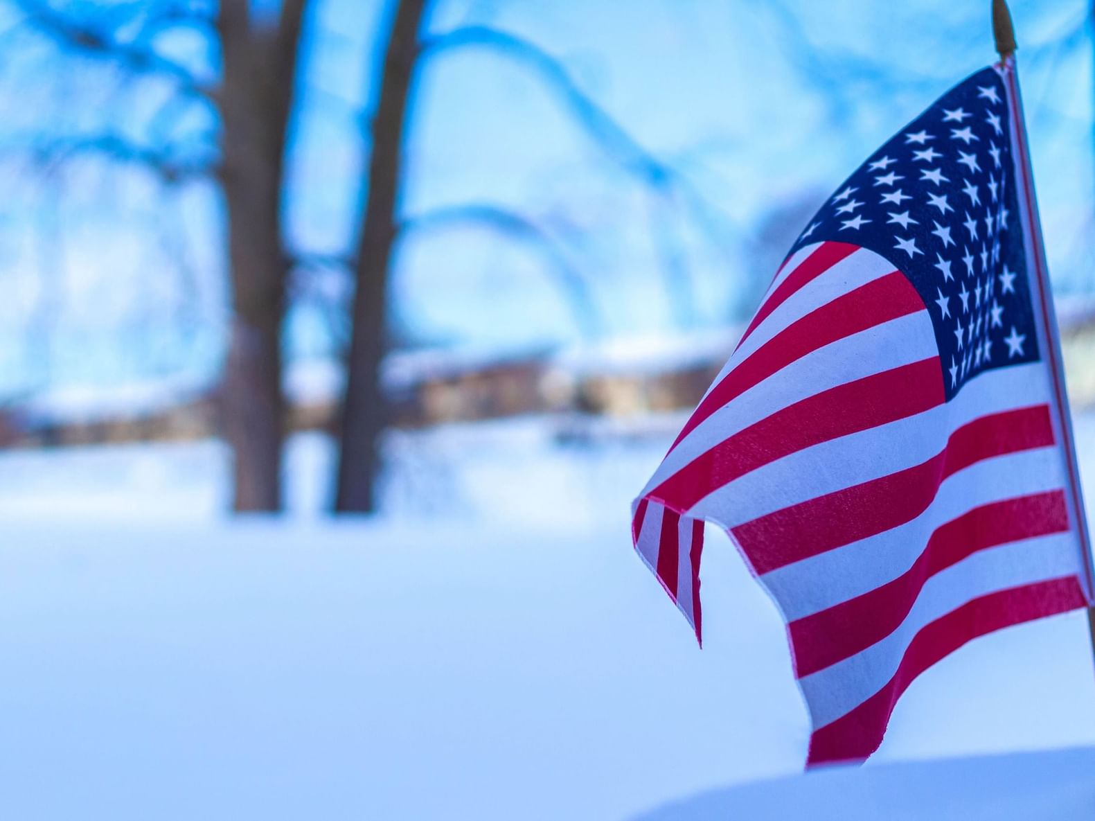 الرئيس الأمريكي يعلن حالة الطوارئ في عدة ولايات بسبب عاصفة شتوية