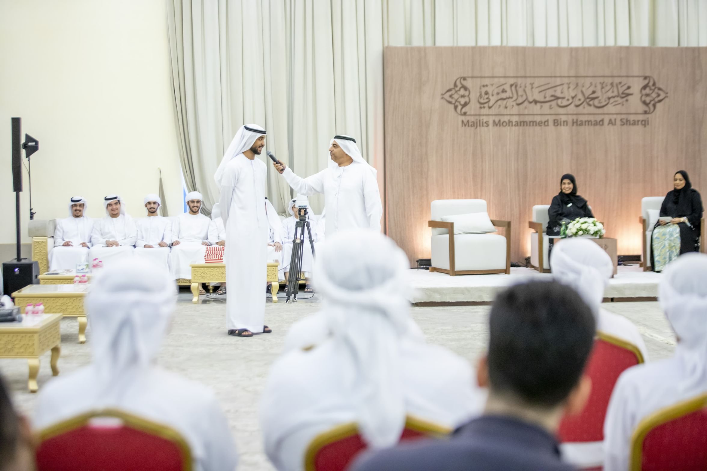 مجلس محمد بن حمد الشرقي يناقش دور السنع الإماراتي في ترسيخ القيم المجتمعية
