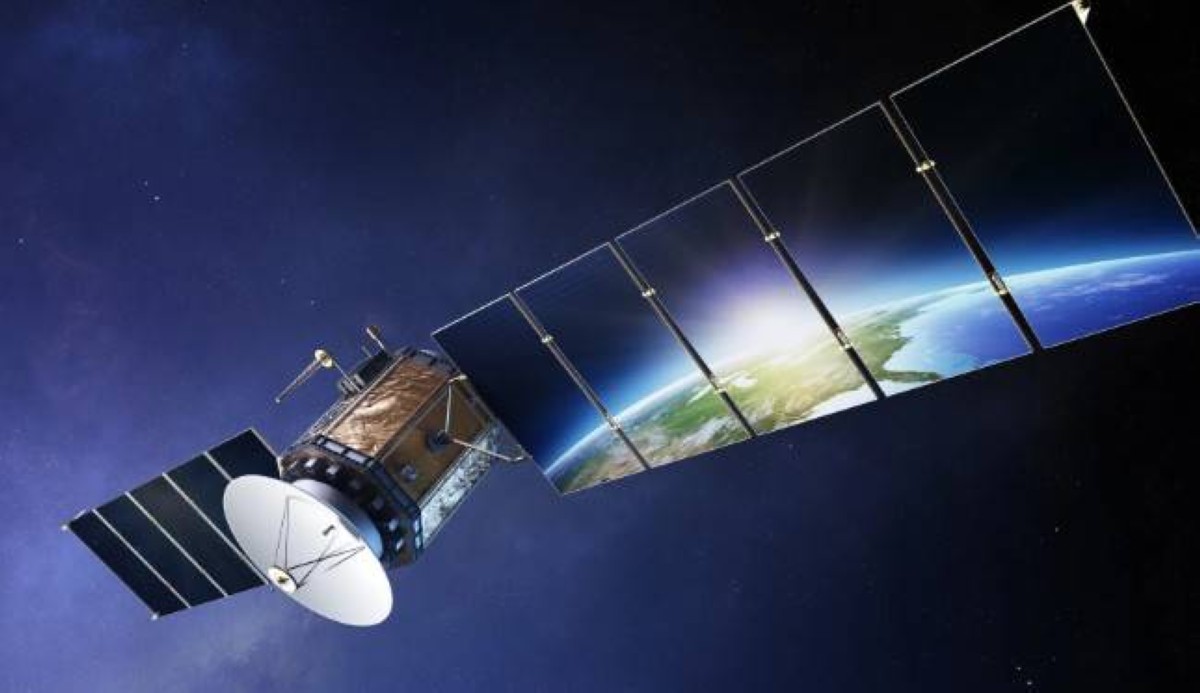 ثورة من الفضاء… أقمار صناعية تنير الليل وتثير جدلاً علمياً