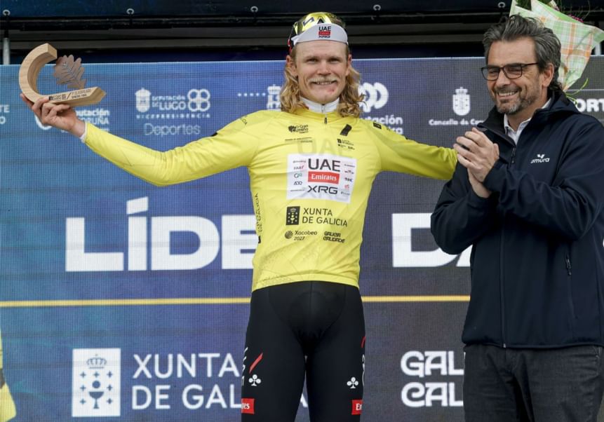 "الإمارات للدراجات" يتصدر المرحلة الأولى من طواف "أو جران كامينيو" بإسبانيا