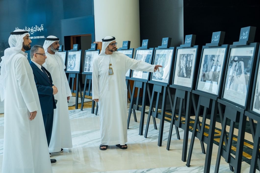 الأرشيف والمكتبة الوطنية يواصل استقبال زوار معرض "يوم عهد الاتحاد"