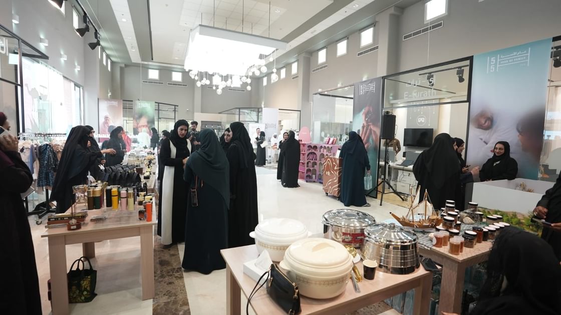 "الشارقة للتراث" يدعم الأسر المنتجة لتعزيز استدامة الحرف التقليدية والهوية الثقافية