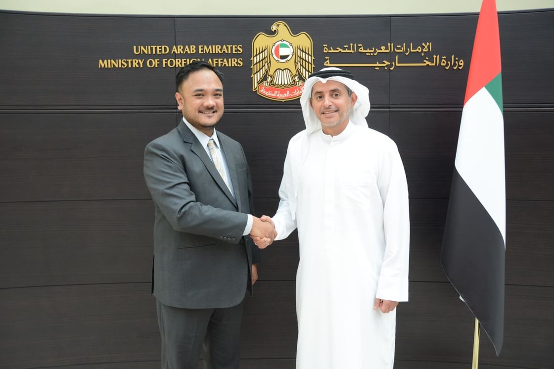 "الخارجية" تتسلّم البراءة القنصلية من القنصل العام للفلبين