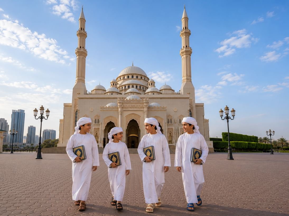 "إسلامية الشارقة" تطلق برامجها الصيفية تحت شعار "صيف يصنع الأثر"
