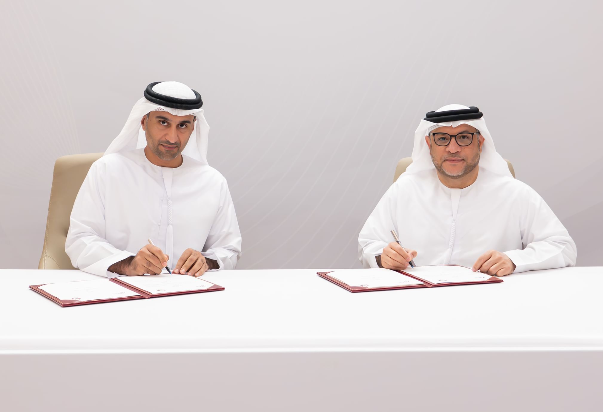 حكومة الفجيرة توقع مذكرة تفاهم مع معهد الإمارات المالي لتنمية الكوادر الوطنية
