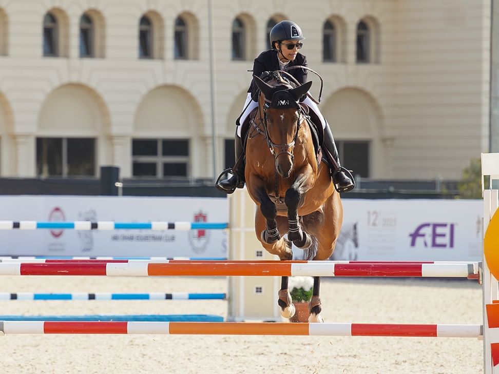 "دولي الفروسية" يعتمد ميدان قفز الحواجز بنادي أبوظبي ضمن التصنيف العالمي