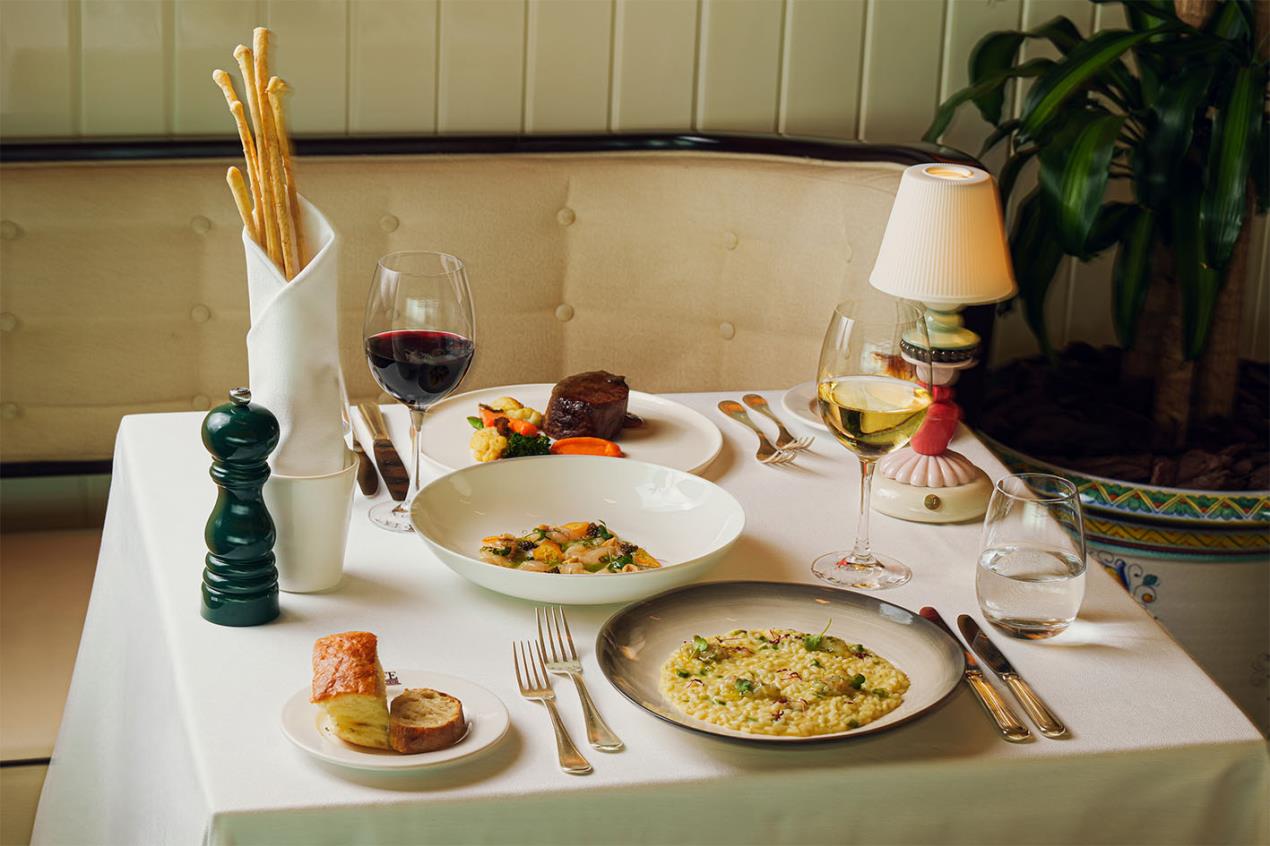 عودة قائمة الكمأة البيضاء الموسمية إلى كافيه ميلانو في فندق فورسيزونز أبوظبي 