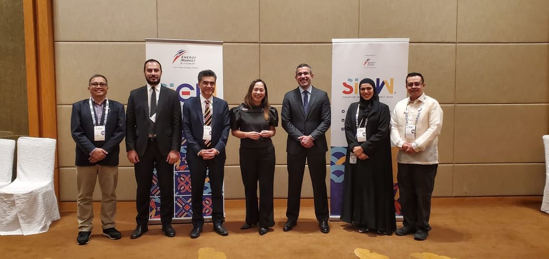 الإمارات تعرض رؤيتها لتسريع التحول للطاقة النظيفة في "أسبوع الطاقة الدولي" بسنغافورة