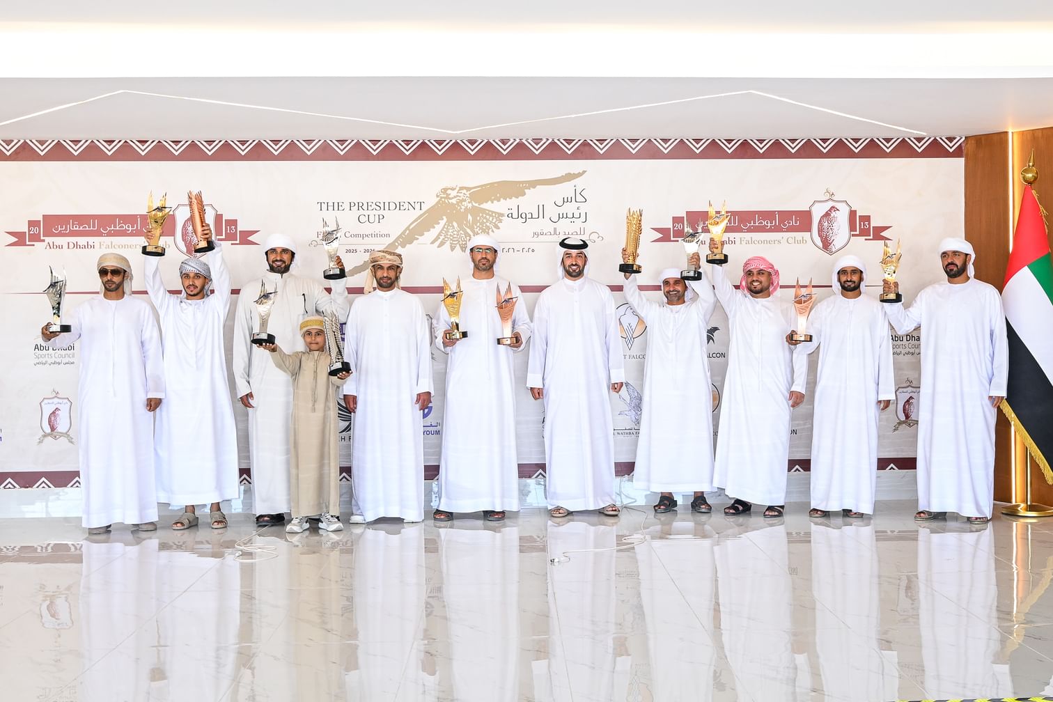 "فريق الصيرمي" يحصد رمز كأس رئيس الدولة للصيد بالصقور