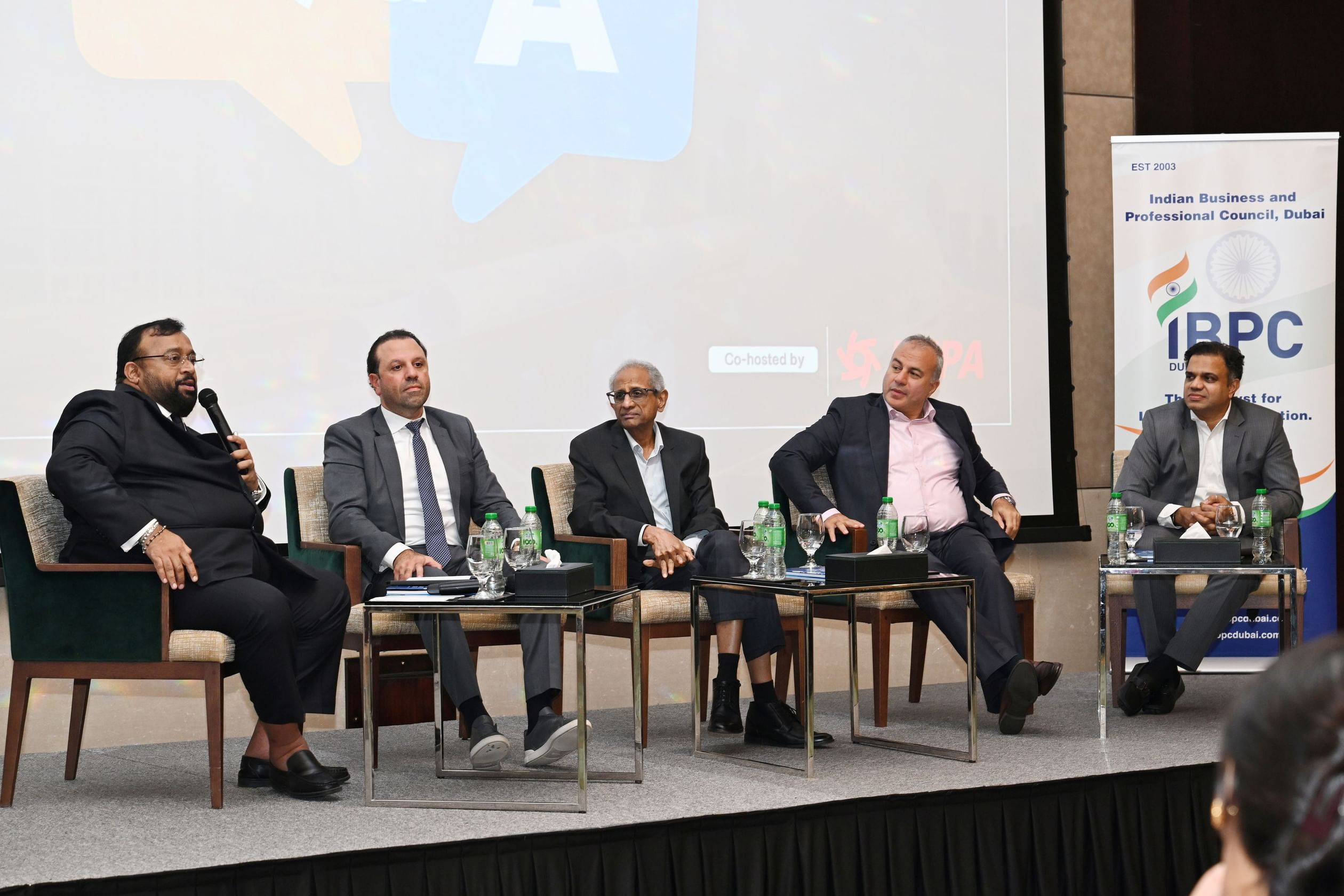 خبراء: "صنع في الإمارات" والذكاء الاصطناعي يقودان مستقبل البنية التحتية خلال العقد المقبل
