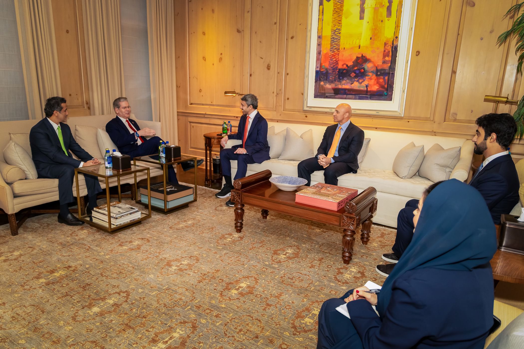 عبدالله بن زايد يلتقي وزير الخزانة الأميركي