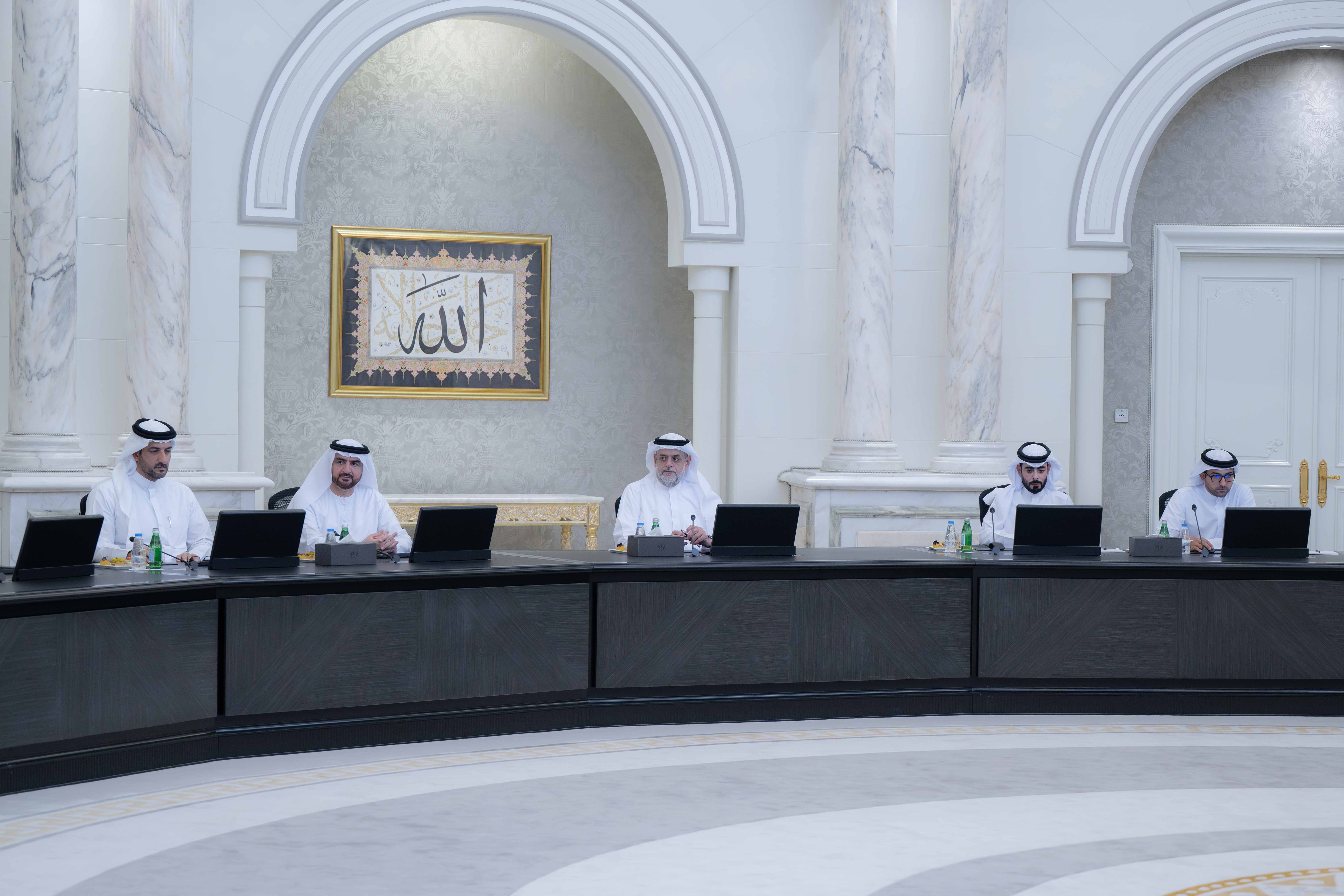 ولي عهد الشارقة يترأس اجتماع المجلس التنفيذي