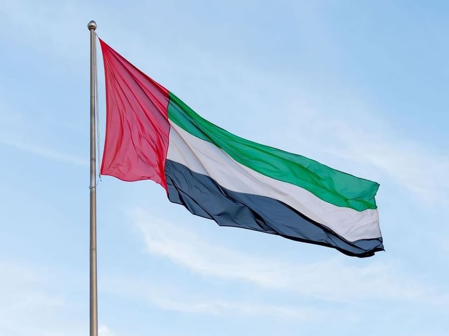 حكام الإمارات يعزون خادم الحرمين بوفاة هيفاء بنت تركي