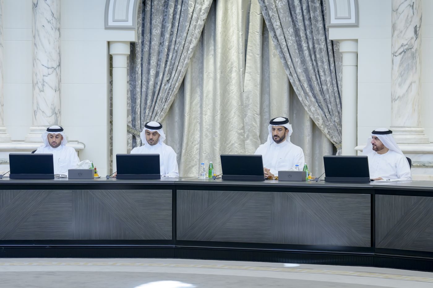 ولي عهد الشارقة يترأس اجتماع المجلس التنفيذي