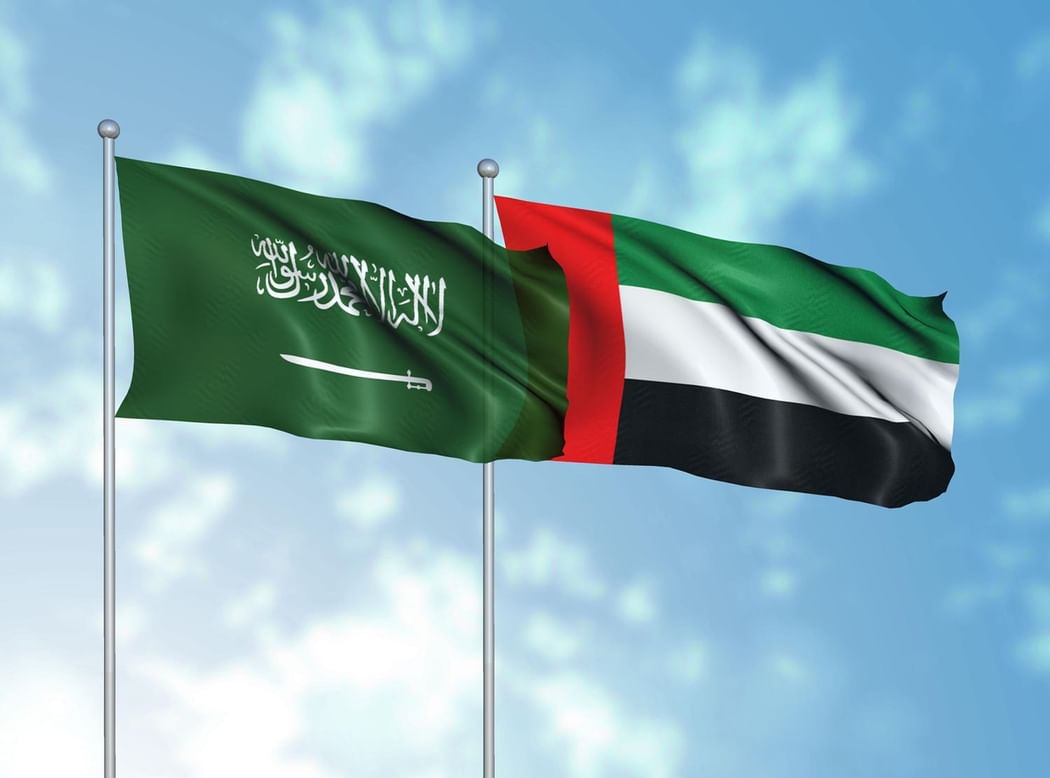 حكام الإمارات يعزون خادم الحرمين بوفاة نوف بنت سعود