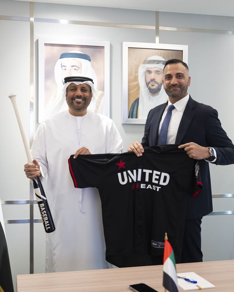 "الشارقة الرياضي" يبحث التعاون مع "بيسبول يونايتد"