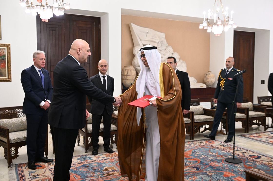 سفير الإمارات يقدم أوراق اعتماده إلى الرئيس اللبناني