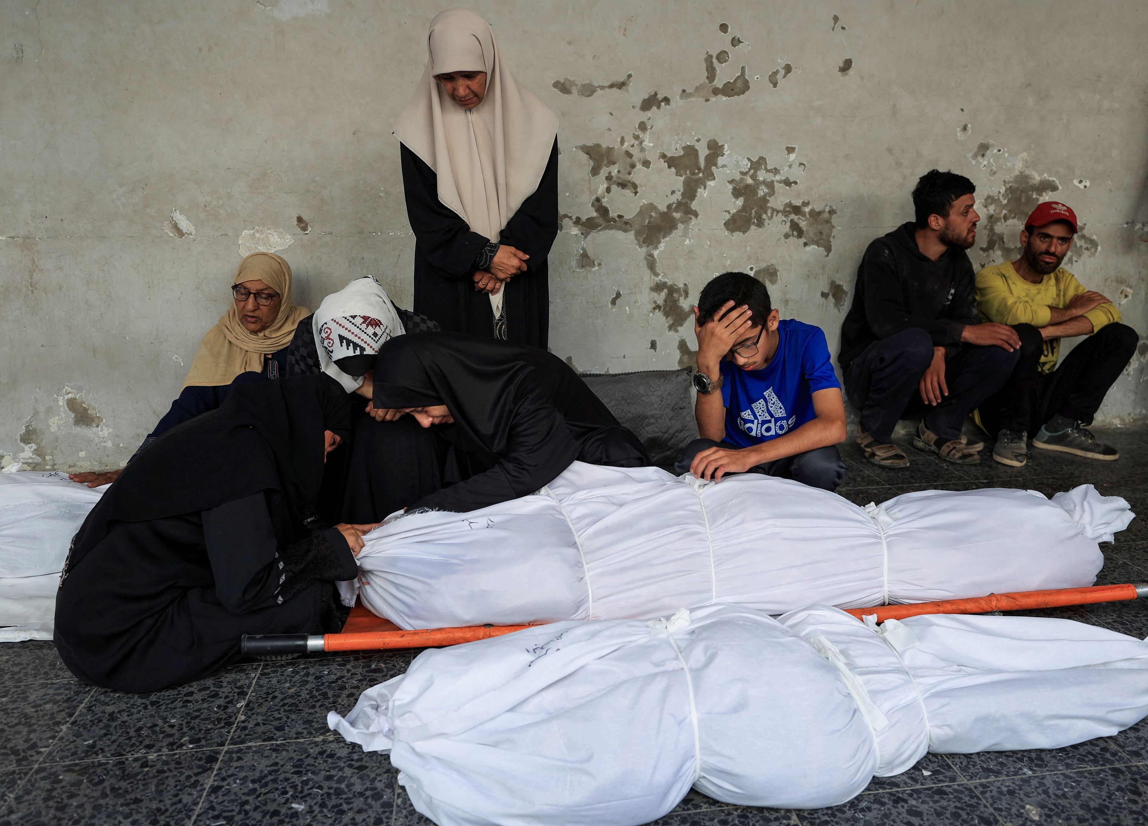 19 شهيدا في قصف إسرائيلي على مناطق متفرقة بغزة