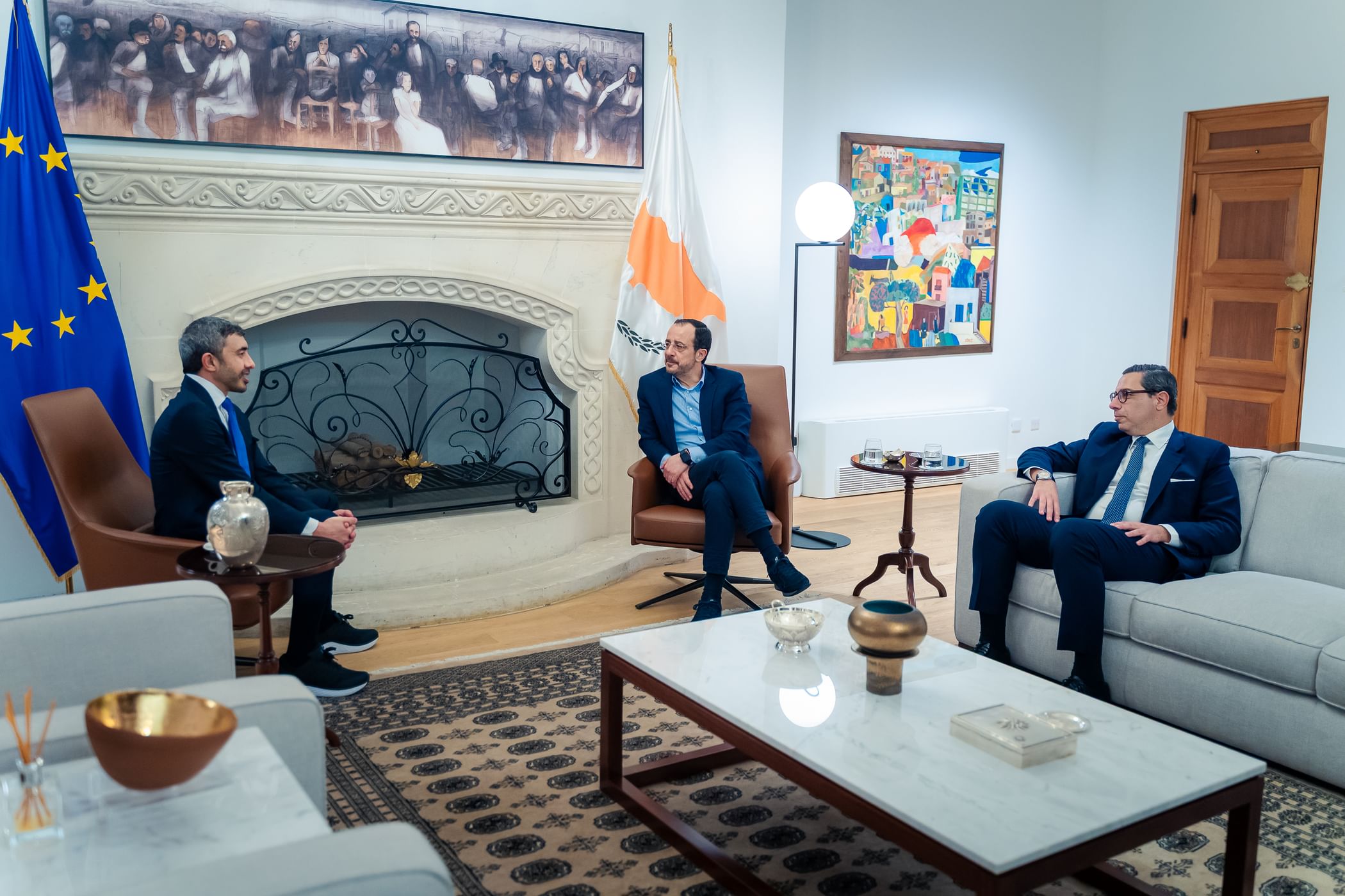 رئيس قبرص يستقبل عبدالله بن زايد ويبحثان العلاقات الإستراتيجية والتطورات الإقليمية