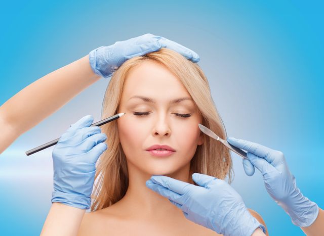 المنتجات التجميلية: الإيجابيات والسلبيات