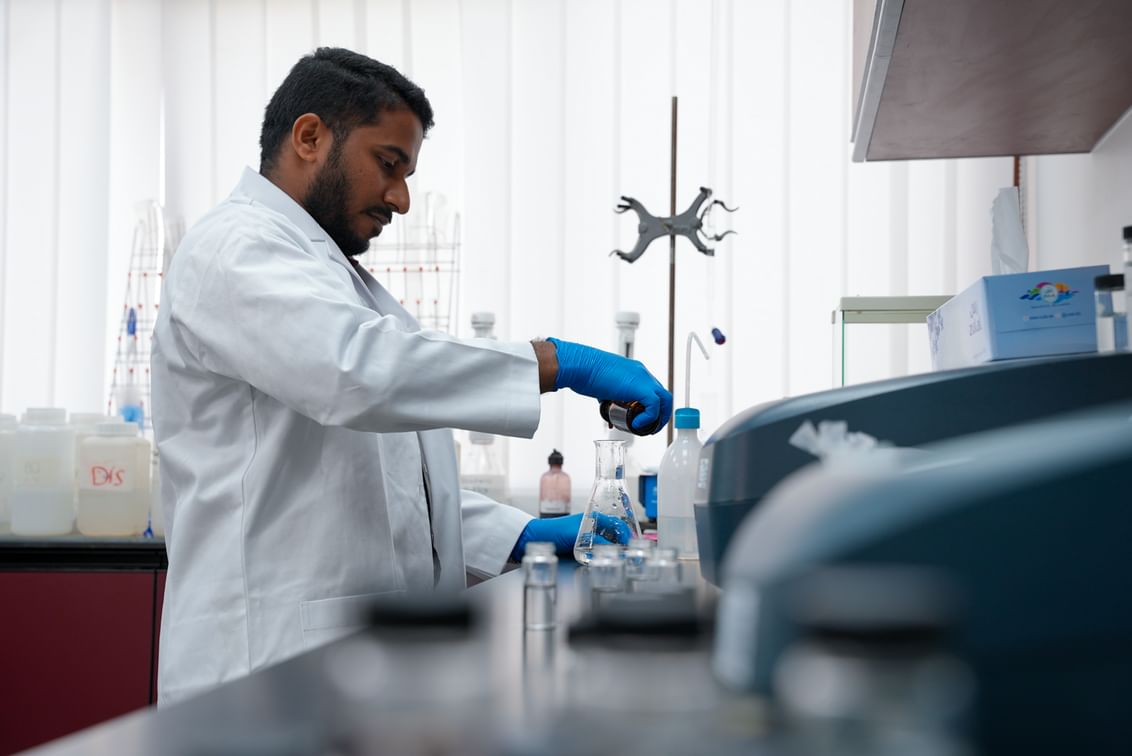 "كهرباء ومياه الشارقة" تجري 19 ألف اختبار جودة خلال عام 2025