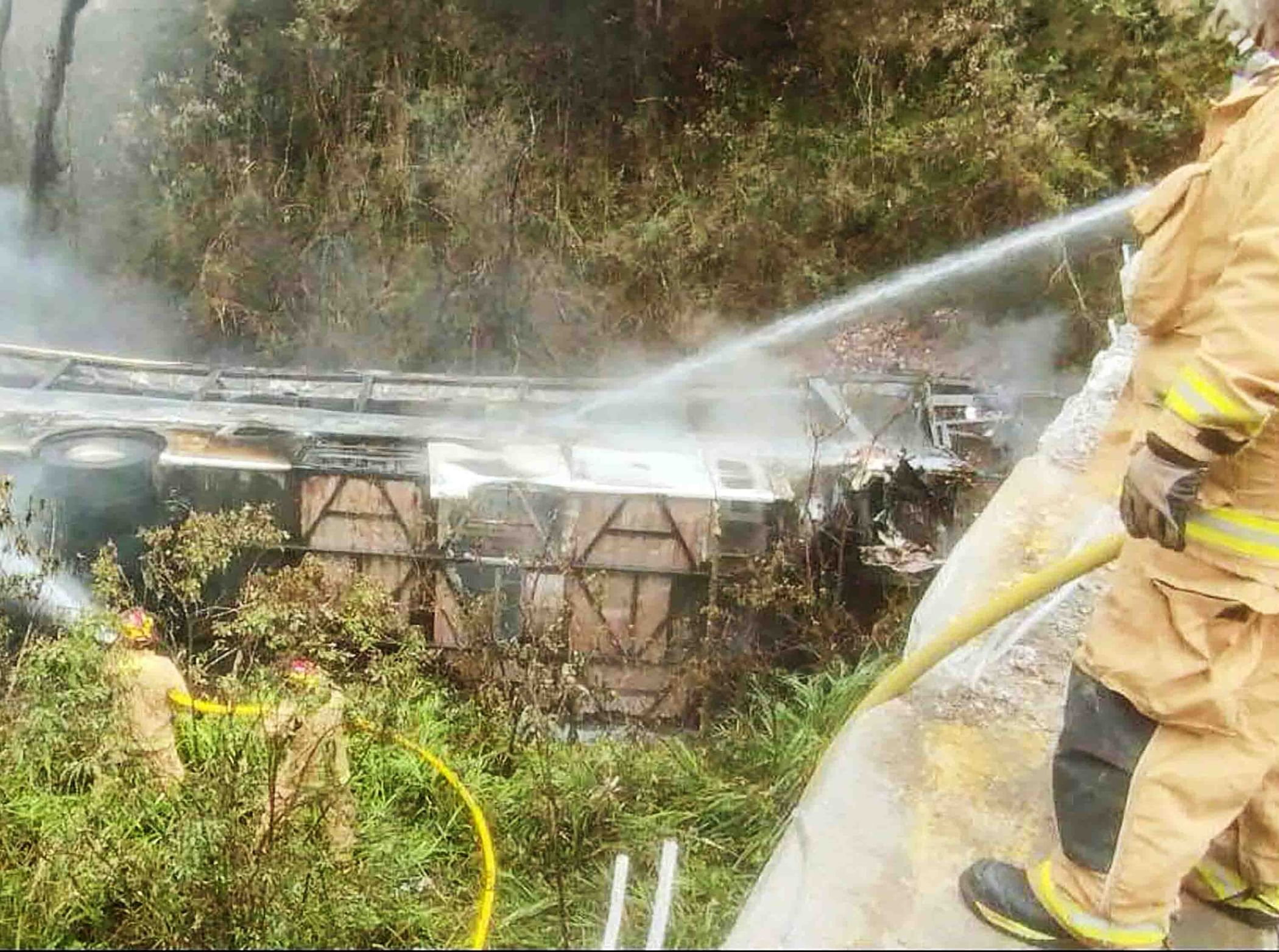 مقتل 11 شخصا جراء سقوط حافلة في واد بالإكوادور