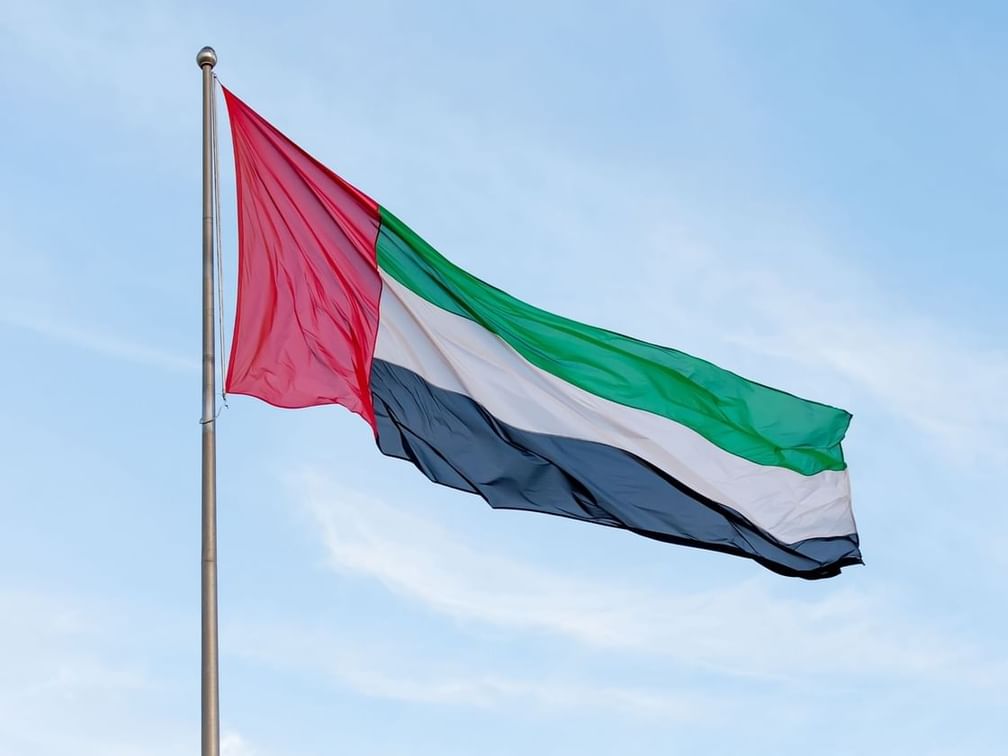 حكام الإمارات يعزون أمير قطر بوفاة عبدالله بن حمد العطية