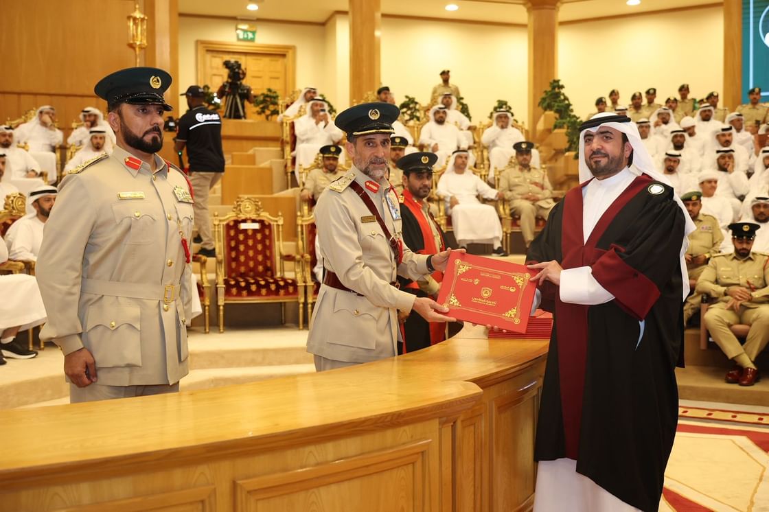 القائد العام لشرطة دبي يشهد تخرج 78 طالباً من برامج أكاديمية الشرطة المتخصصة