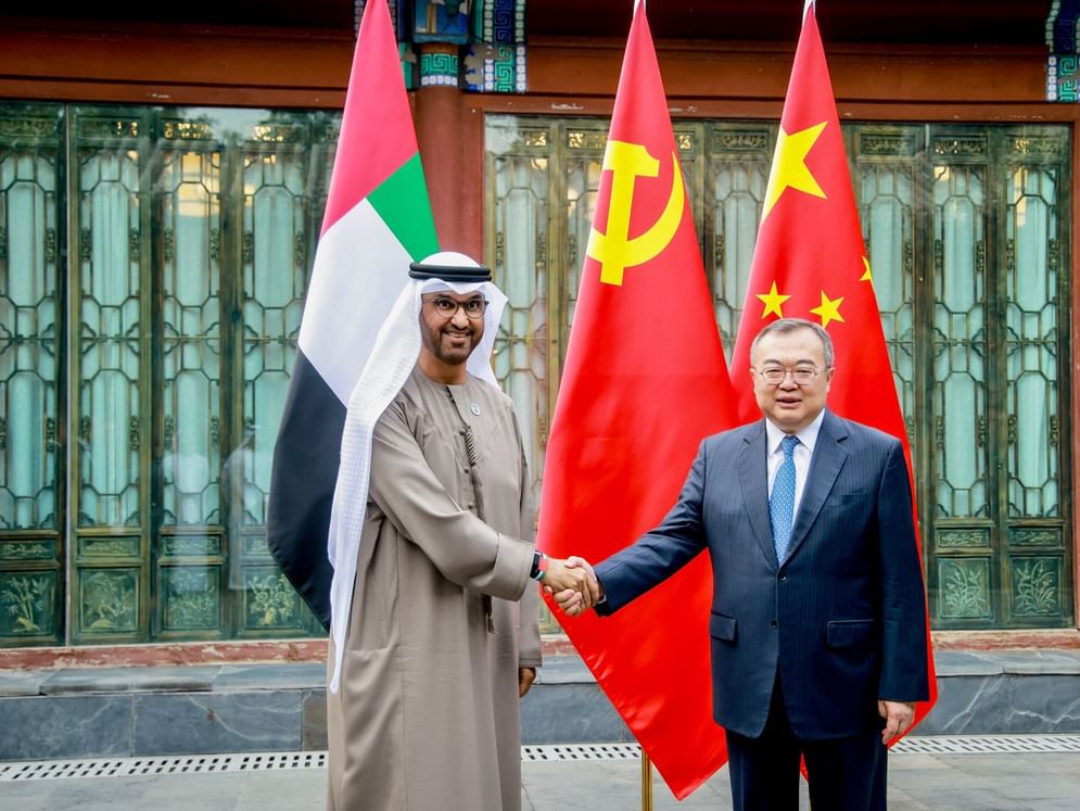 الإمارات والصين تبحثان التعاون في مجالات الصناعة والطاقة والبنية التحتية