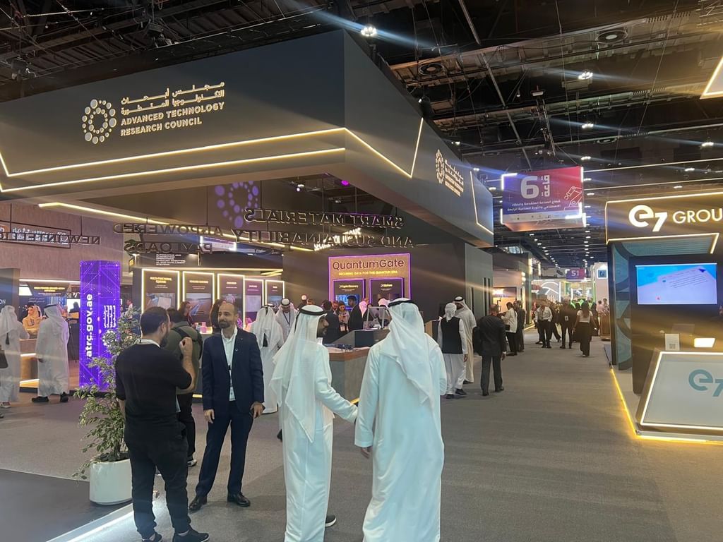 "اصنع في الإمارات" ..  تقنيات الذكاء الاصطناعي والروبوتات تعيد تشكيل مستقبل الأعمال