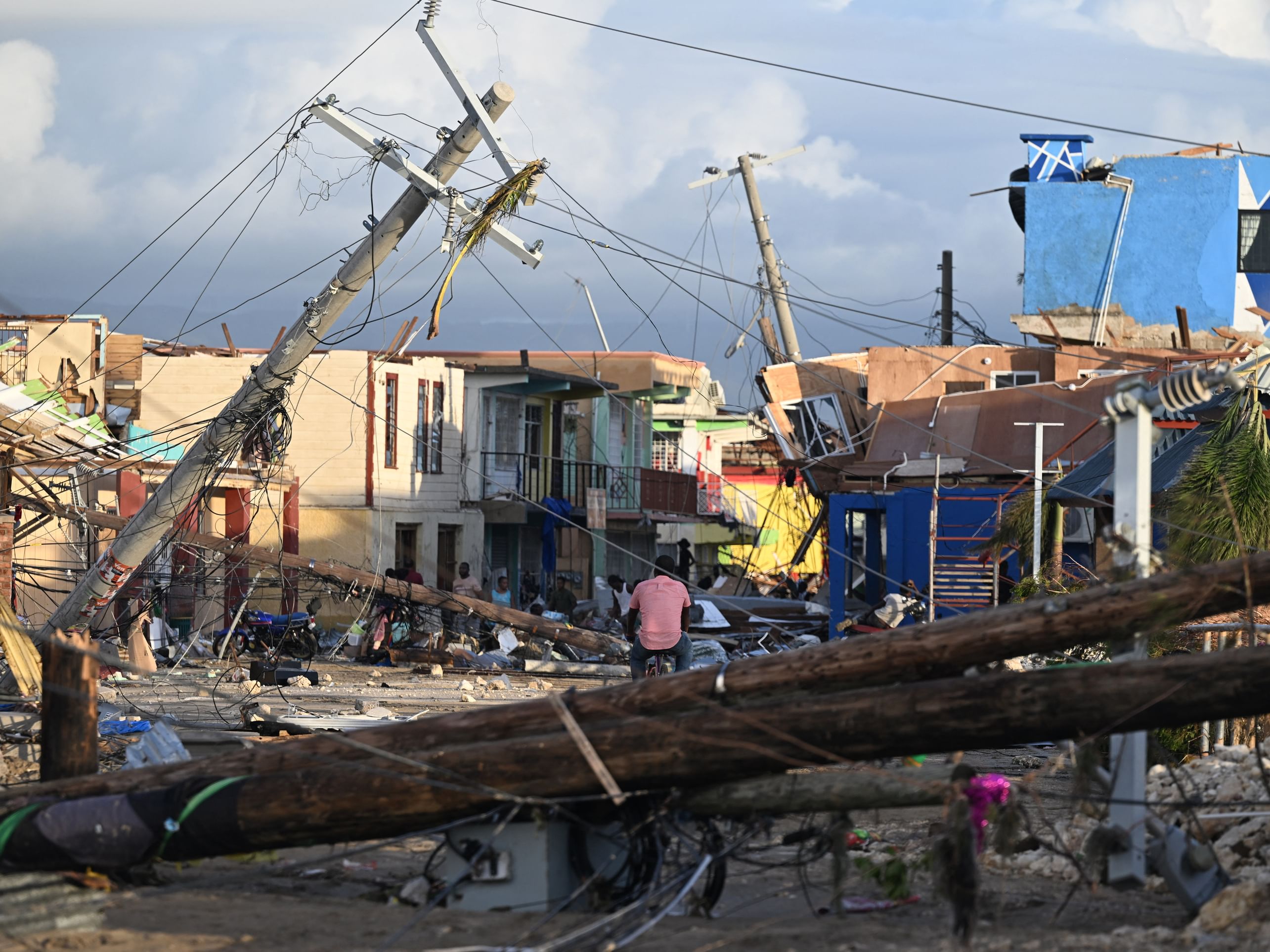 الإعصار "ميليسا" يصل إلى جزر البهاما وأوامر بإجلاء السكان