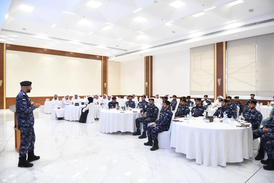 "الداخلية" تناقش نتائج دراسات المتعاملين والمتسوق السري