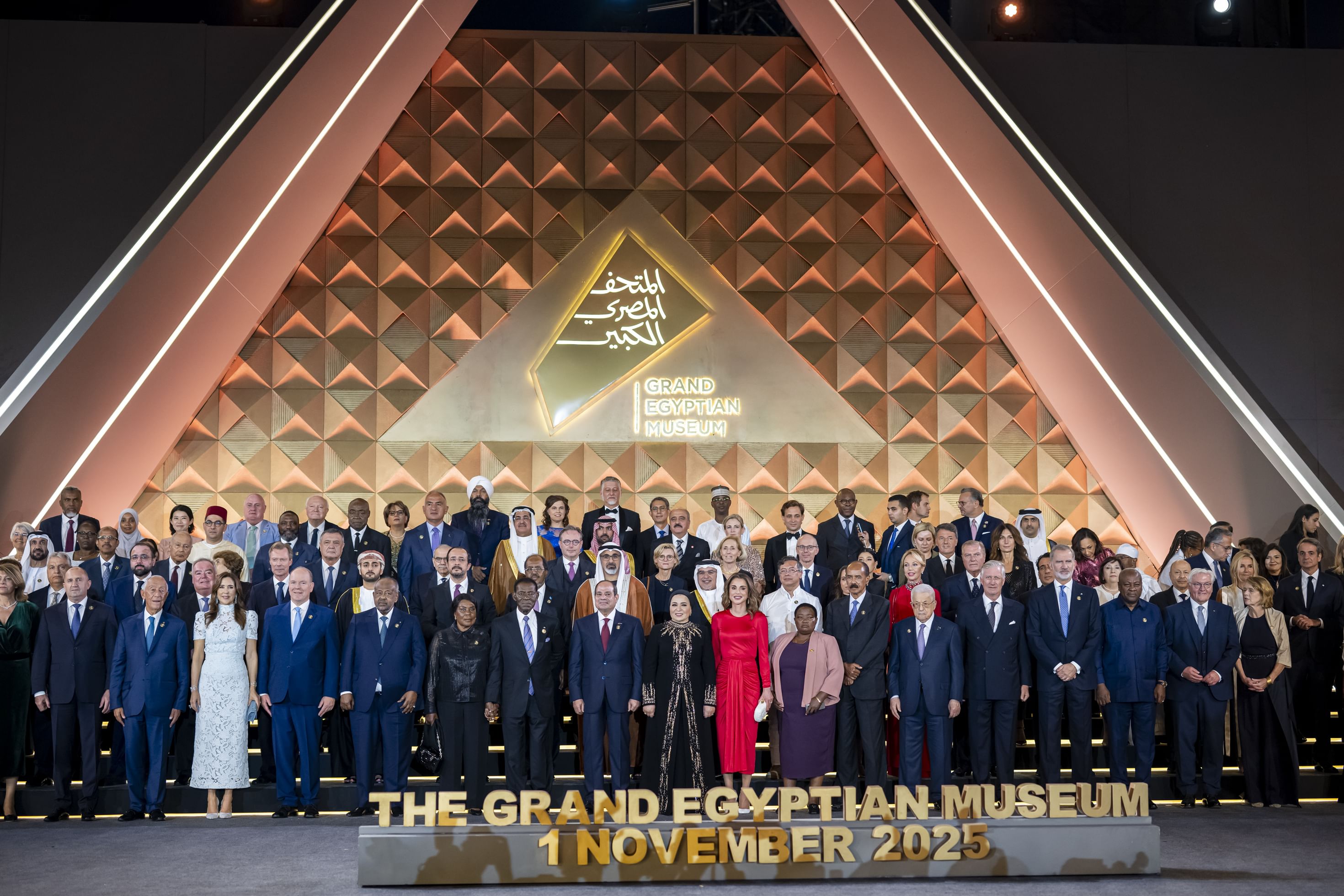 نيابة عن رئيس الدولة  ..  ولي عهد أبوظبي يشهد حفل الافتتاح الرسمي للمتحف المصري الكبير