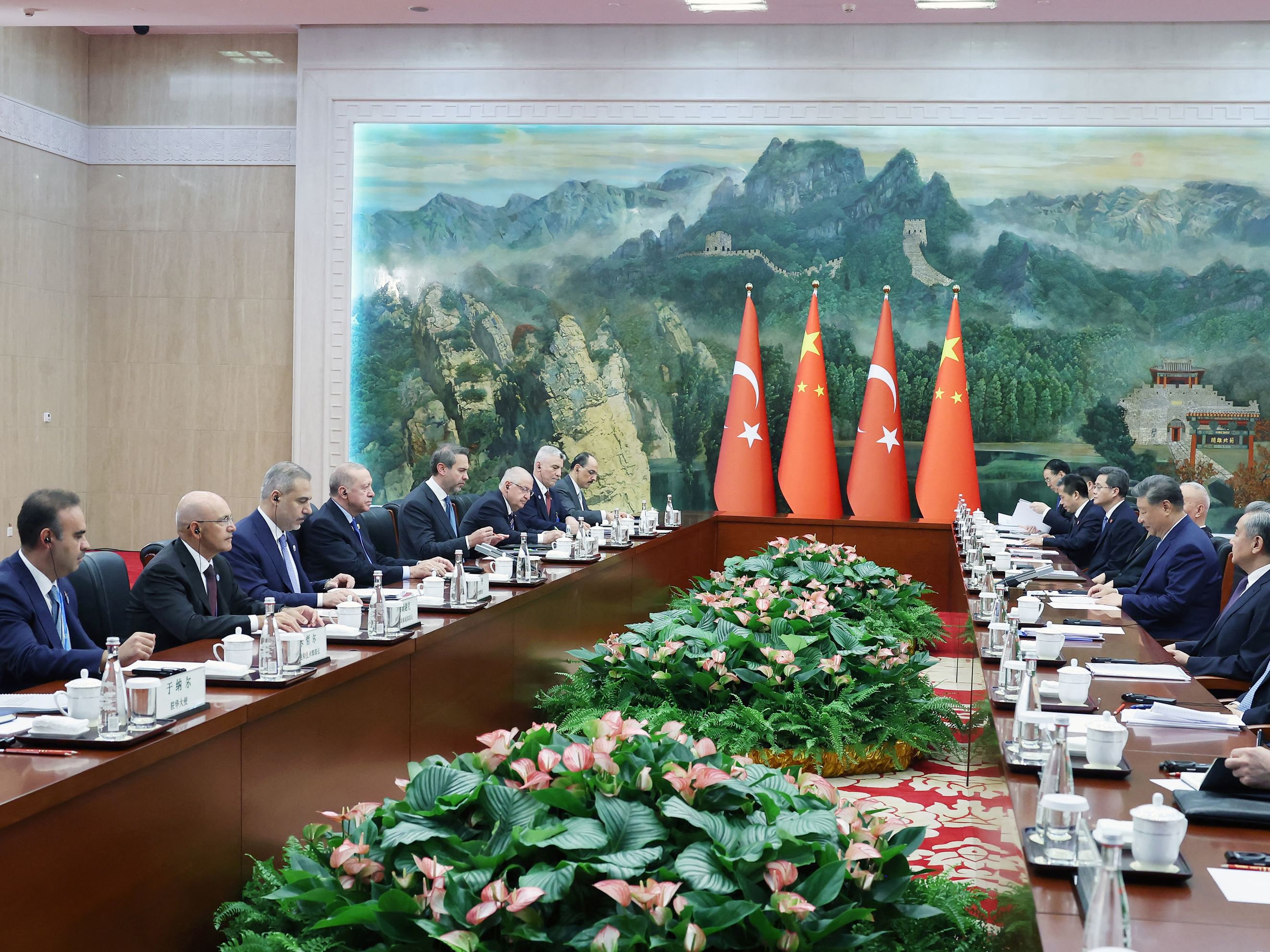 أردوغان وشي جين بينغ يبحثان في شنغهاي ملفات غزة وأوكرانيا وسوريا وتعزيز التجارة