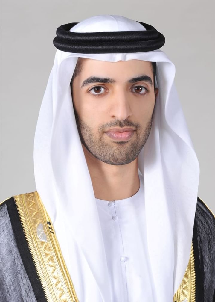 ولي عهد رأس الخيمة يصدر قراراً لتنظيم نشاط تربية النحل وتعزيز الإنتاج المحلي