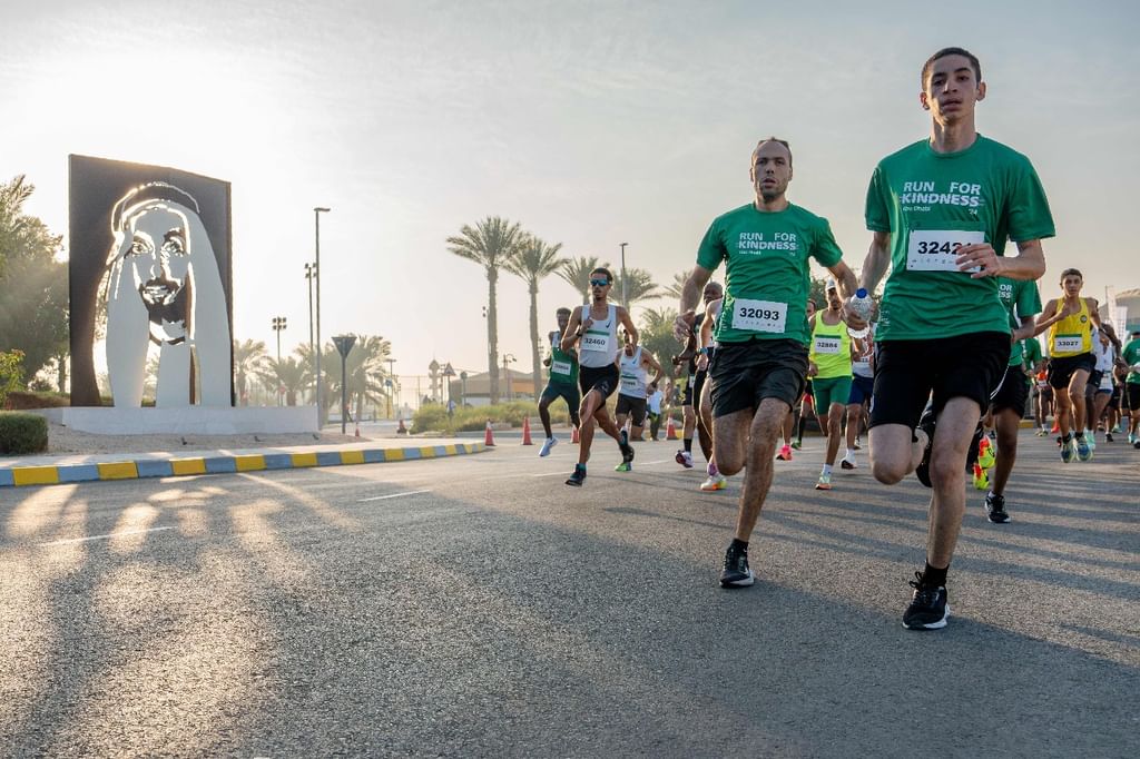 سباق زايد الخيري وماراثون سور الصين نموذج للتعاون الإماراتي الصيني