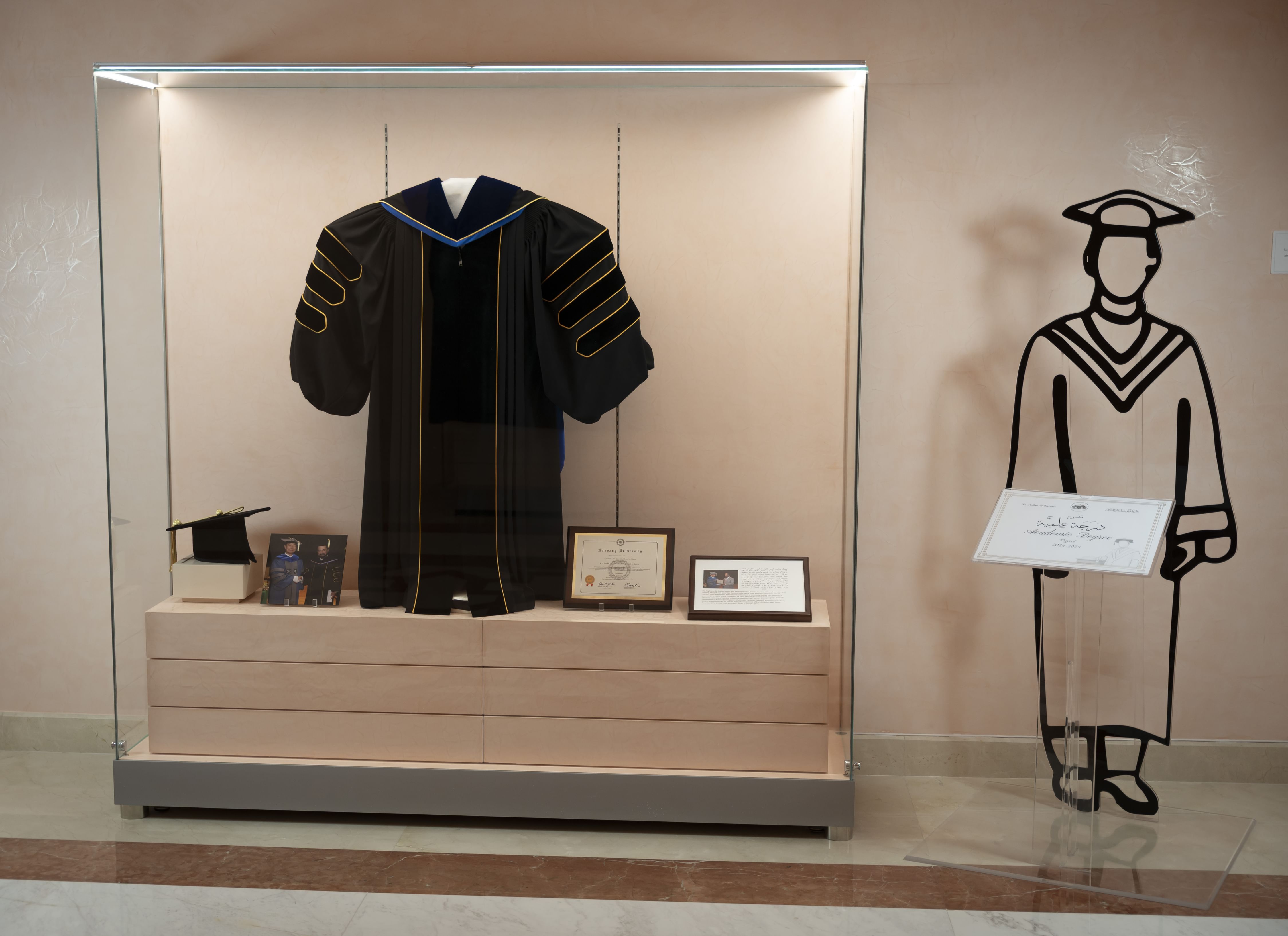 مشروع "درجة علمية" يستذكر حصول حاكم الشارقة على الدكتوراه الفخرية من جامعة هانيانج