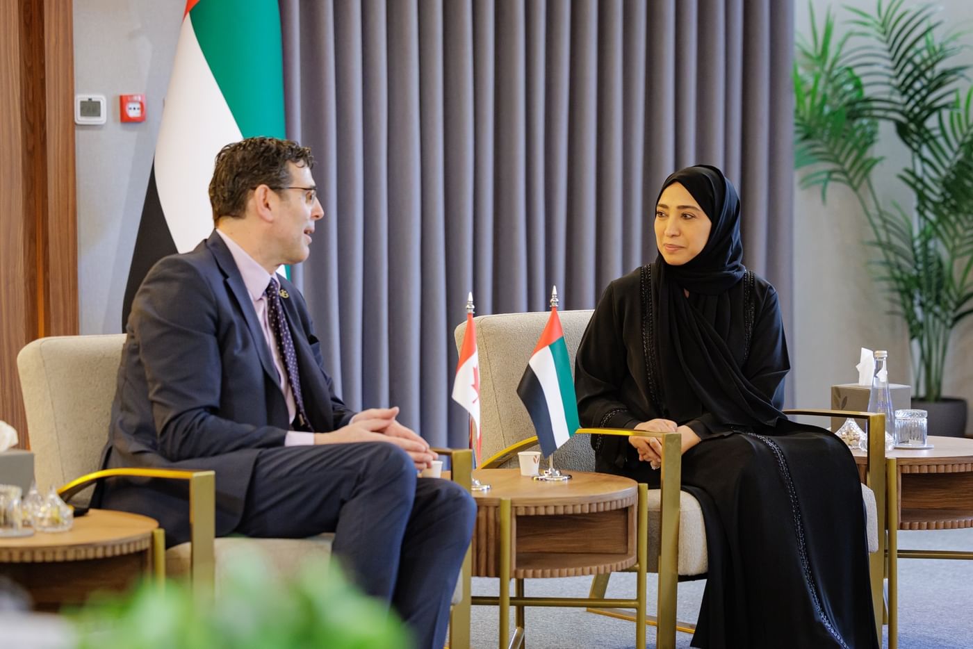 جامعة محمد بن زايد للعلوم الإنسانية تبحث التعاون الأكاديمي مع "غويلف" الكندية