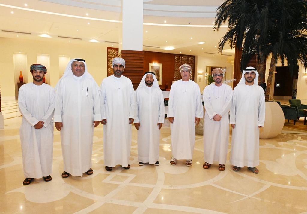 "غرفة الشارقة" تبحث مع نظيرتها في سلطنة عُمان تعزيز التعاون الاستثماري