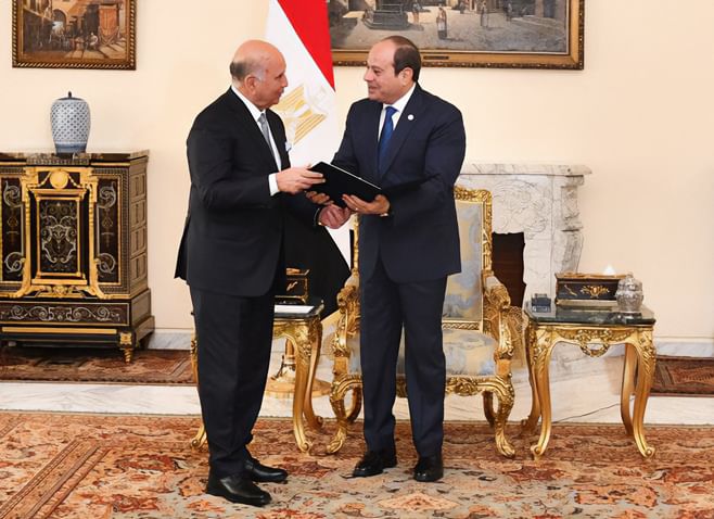 السيسي يؤكد حرص مصر على نجاح القمة العربية المقبلة في بغداد